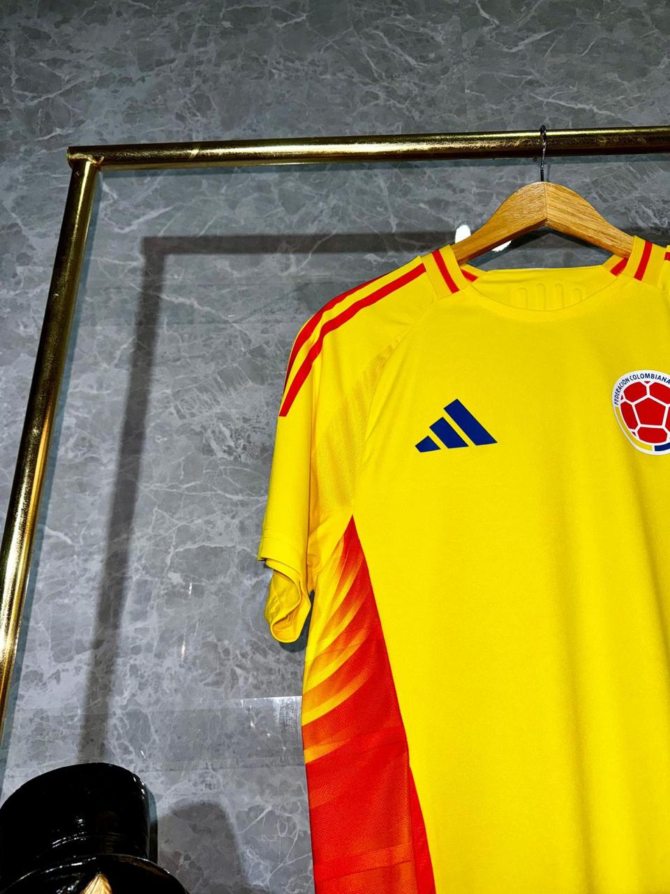 Camiseta colombia amarilla D1