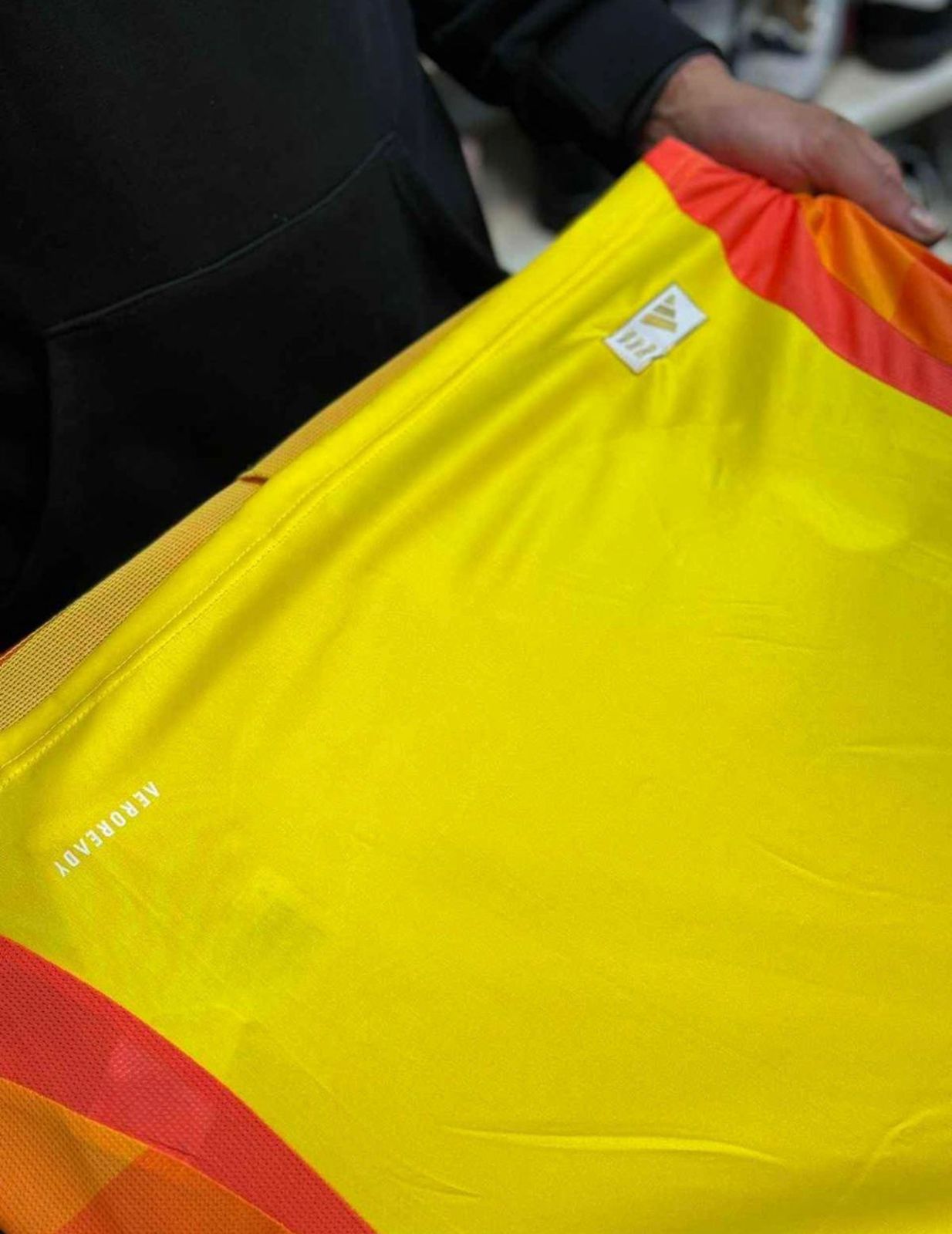 Camiseta colombia amarilla D1