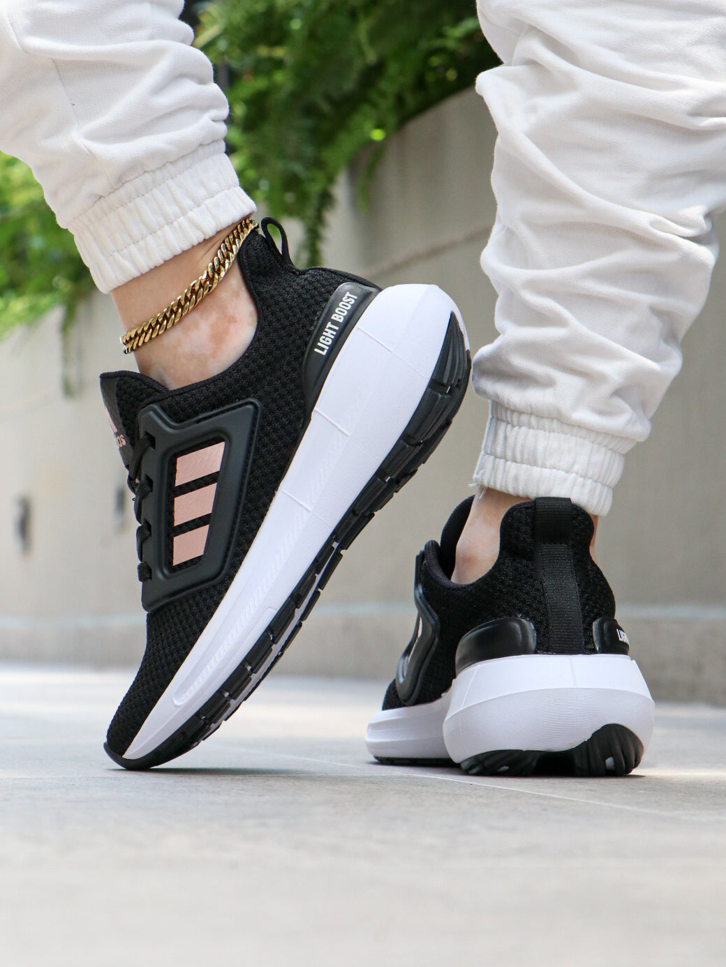 ADIDAS LIGHT BOOST DAMA 717