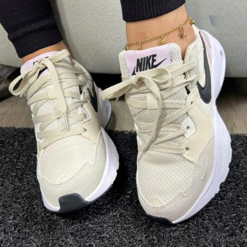 DEPORTIVO DAMA NIKE TEKNO