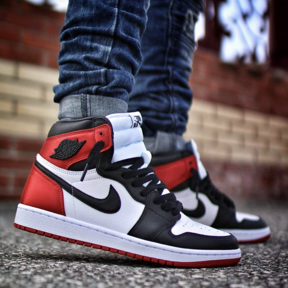 BOTA JORDAN RETRO 1