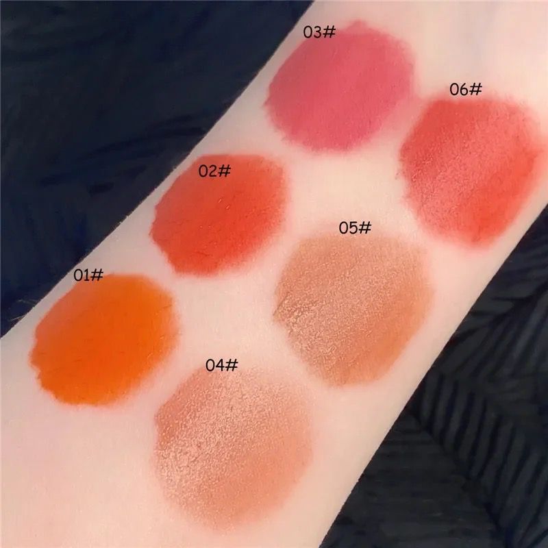 Lip gloss con color bar2196